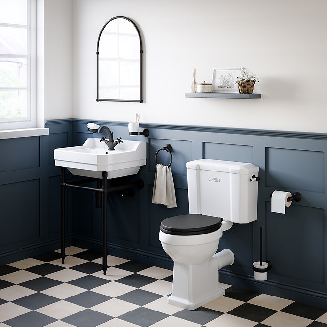 Trafalgar Close Coupled Traditional Toilet - White Ceramic WC with Matt Black Flush & Soft Close Seat - Image 3