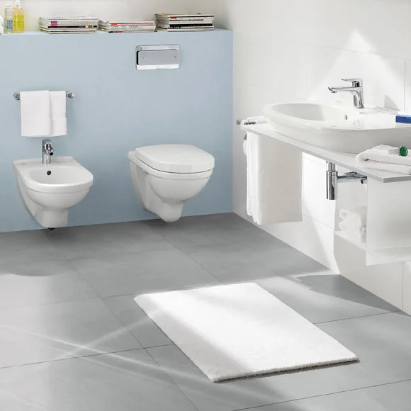 Villeroy and Boch O.novo Wall Hung Toilet w/ Soft Close Toilet Seat - Image 3