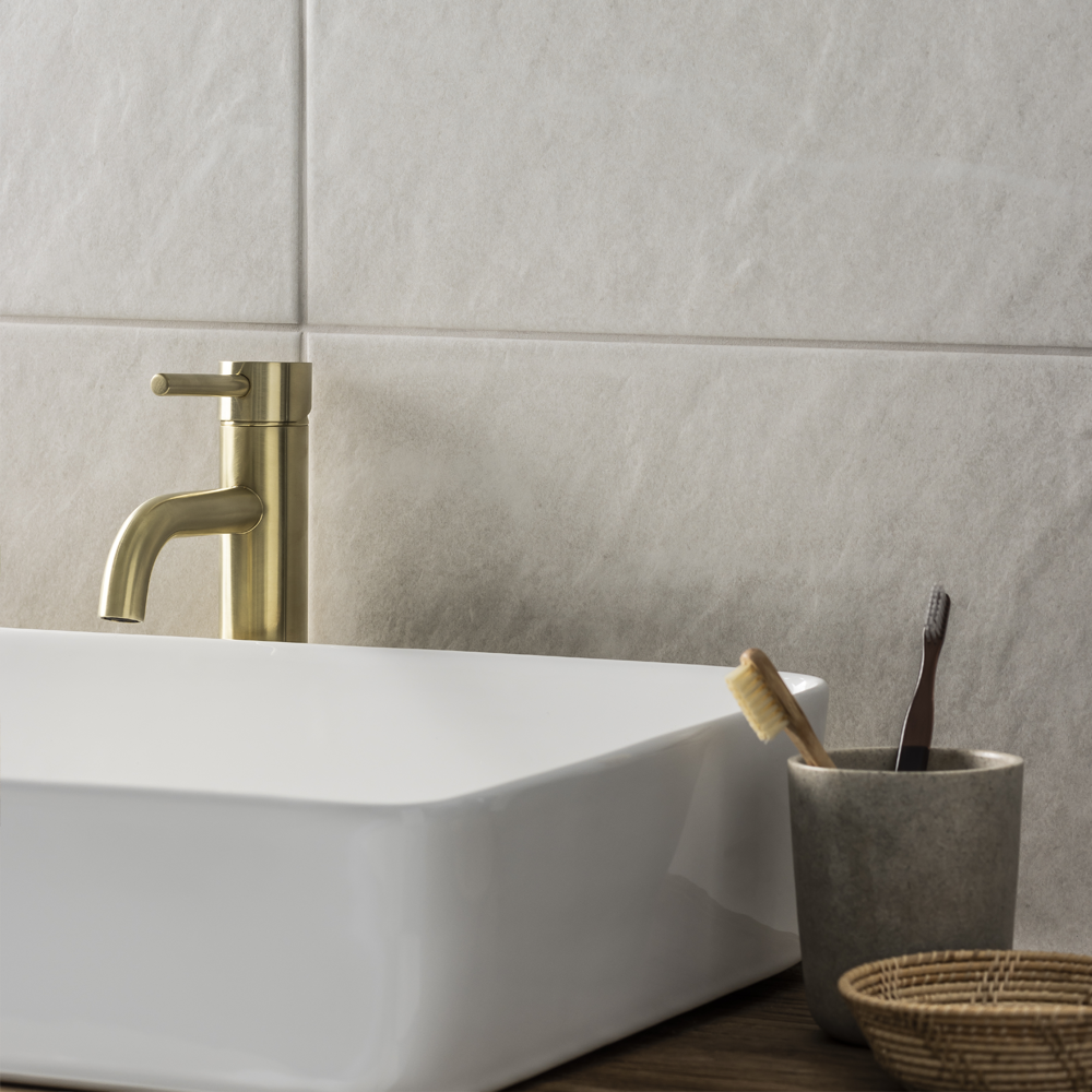 Arezzo 610 x 350mm Gloss White Slim Rectangular Counter Top Basin - Image 4